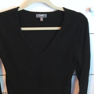 Neiman Marcus Black Cashmere sweater -Size M EUC!